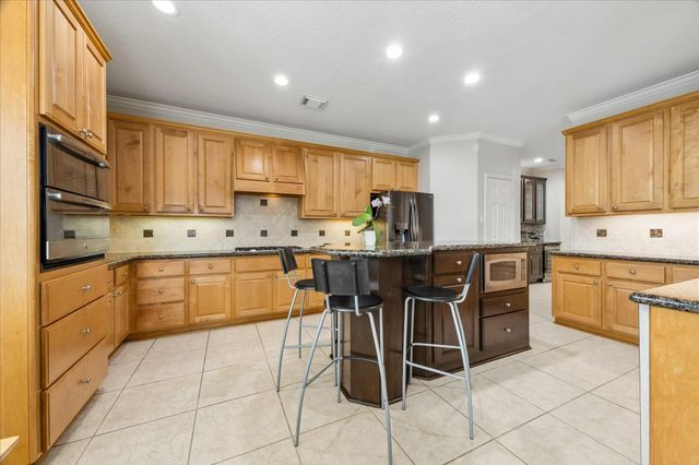 2909 Silver Maple Court, Friendswood, TX 77546