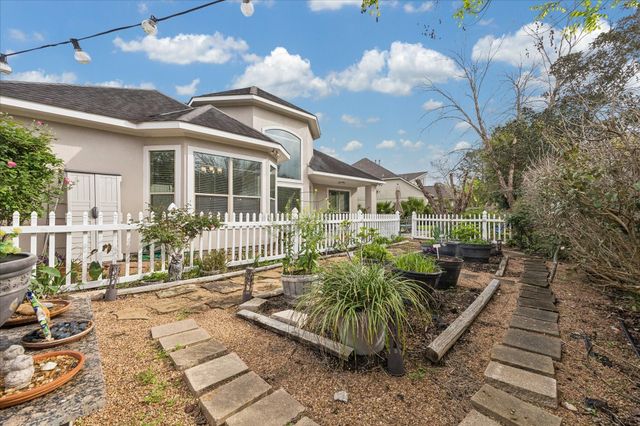 2909 Silver Maple Court, Friendswood, TX 77546