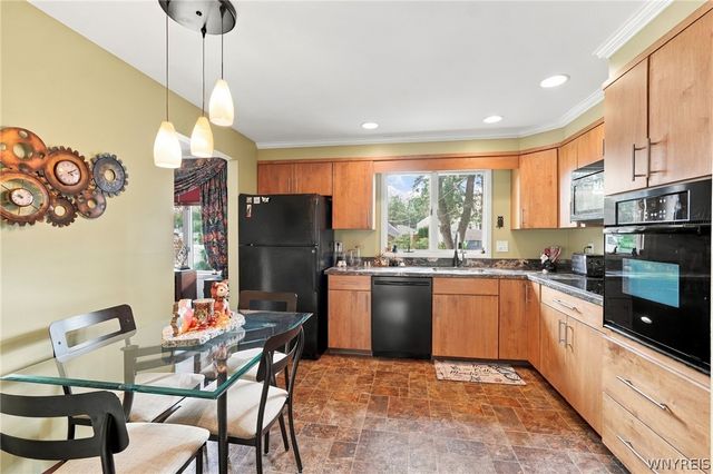 1266 Greenbrier Lane, North Tonawanda, NY 14120