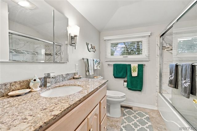 1266 Greenbrier Lane, North Tonawanda, NY 14120