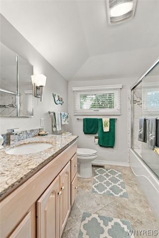 1266 Greenbrier Lane, North Tonawanda, NY 14120