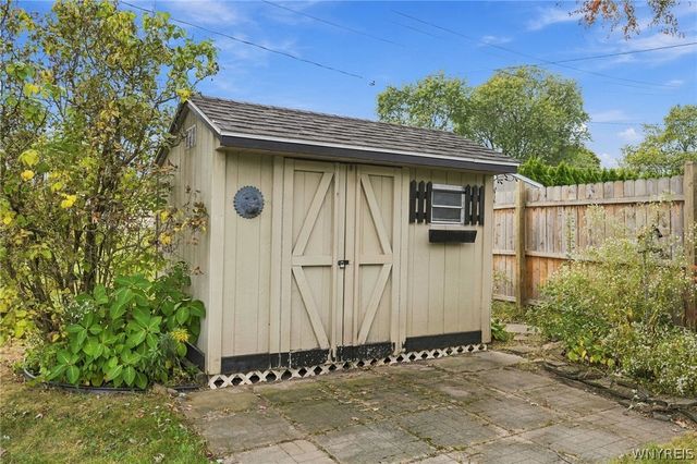 1266 Greenbrier Lane, North Tonawanda, NY 14120