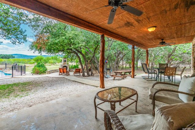 128 Mountain Laurel, Concan, TX 78838