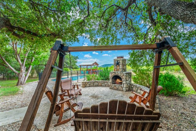 128 Mountain Laurel, Concan, TX 78838