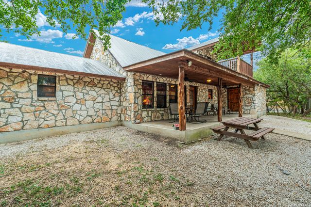 128 Mountain Laurel, Concan, TX 78838