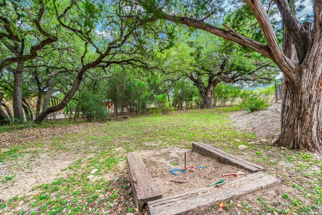 128 Mountain Laurel, Concan, TX 78838