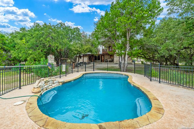 128 Mountain Laurel, Concan, TX 78838
