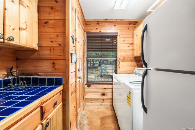 128 Mountain Laurel, Concan, TX 78838