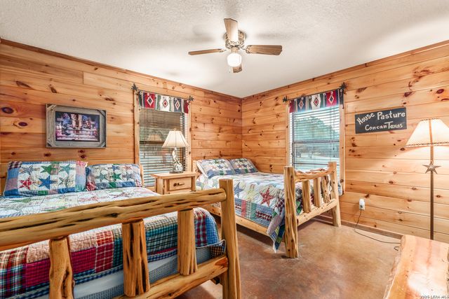 128 Mountain Laurel, Concan, TX 78838