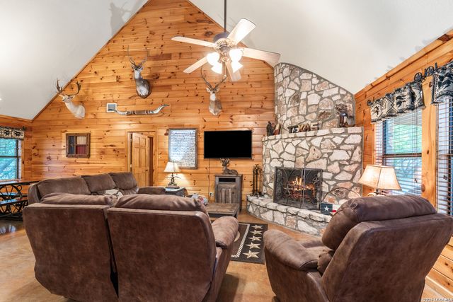 128 Mountain Laurel, Concan, TX 78838