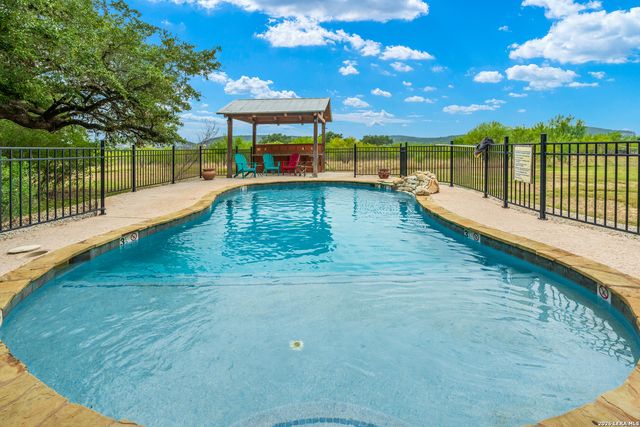 128 Mountain Laurel, Concan, TX 78838