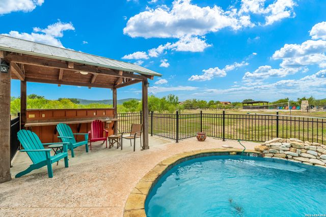 128 Mountain Laurel, Concan, TX 78838