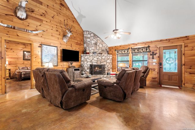 128 Mountain Laurel, Concan, TX 78838