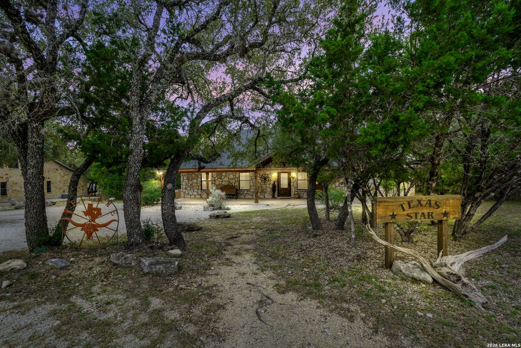 128 Mountain Laurel, Concan, TX 78838