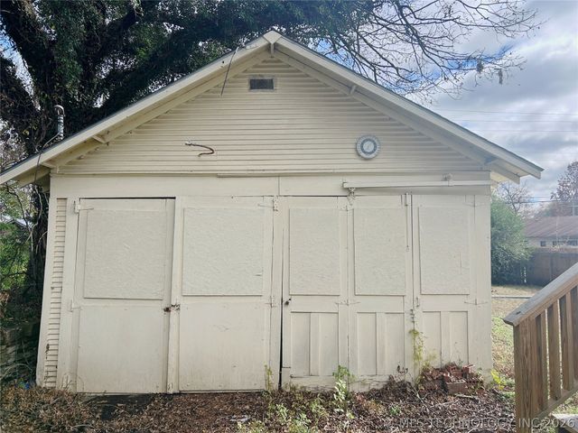 809 N Grand Avenue, Okmulgee, OK 74447