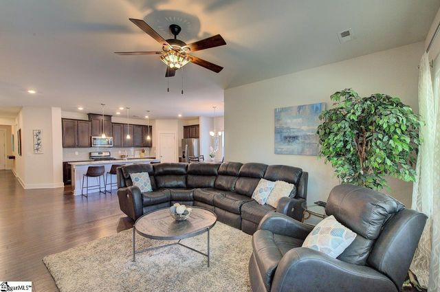 336 Blue Danube Drive, Simpsonville, SC 29681