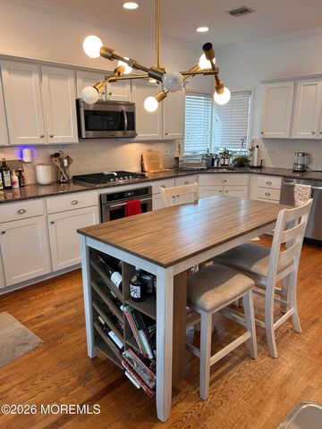 6 Cook Street, Monmouth Beach, NJ 07750