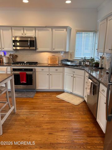 6 Cook Street, Monmouth Beach, NJ 07750