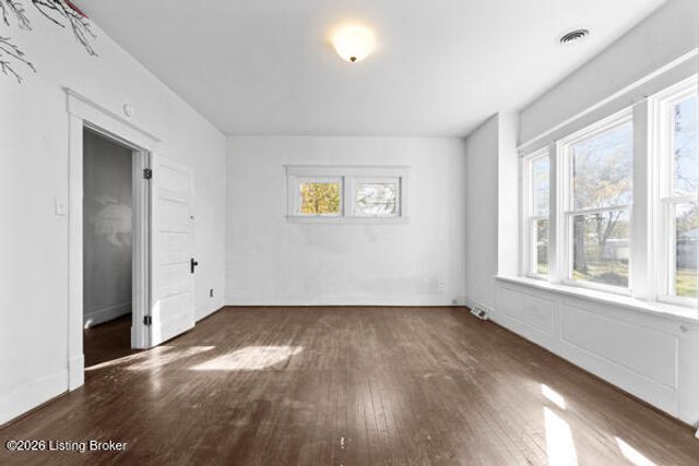 298 E Main St, Taylorsville, KY 40071