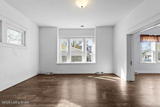 298 E Main St, Taylorsville, KY 40071