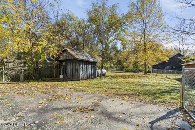 298 E Main St, Taylorsville, KY 40071