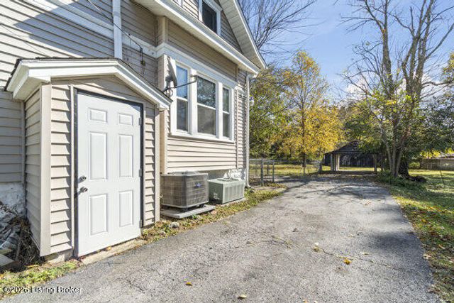 298 E Main St, Taylorsville, KY 40071