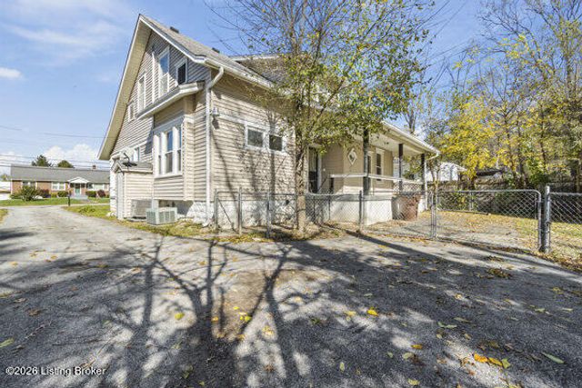 298 E Main St, Taylorsville, KY 40071