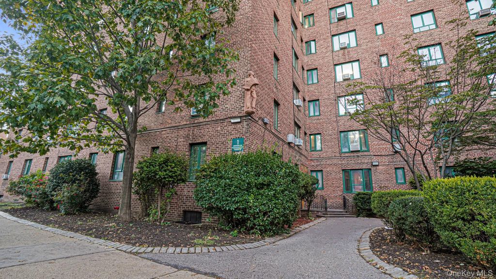 1 Metropolitan Oval 1B, Bronx, NY 10462