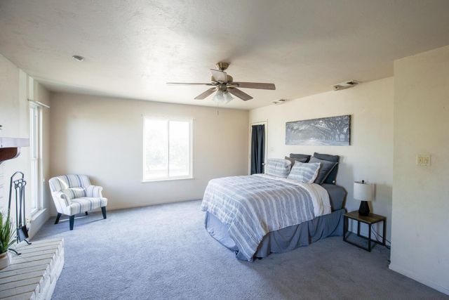 9569 E Olive Avenue, Sanger, CA 93657
