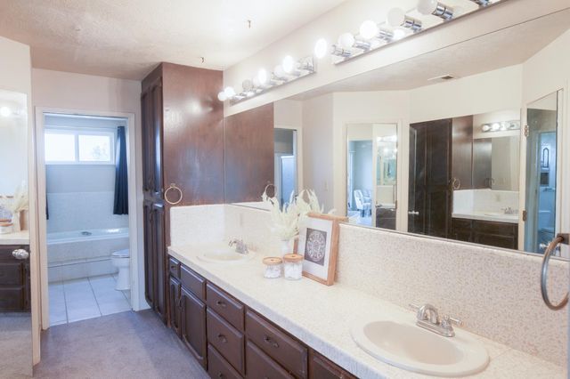 9569 E Olive Avenue, Sanger, CA 93657