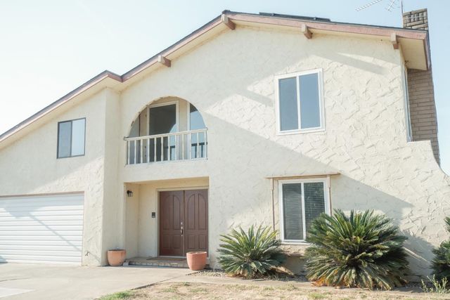 9569 E Olive Avenue, Sanger, CA 93657
