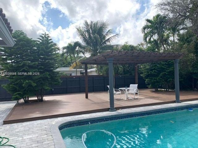 4718 Roosevelt Street, Hollywood, FL 33021