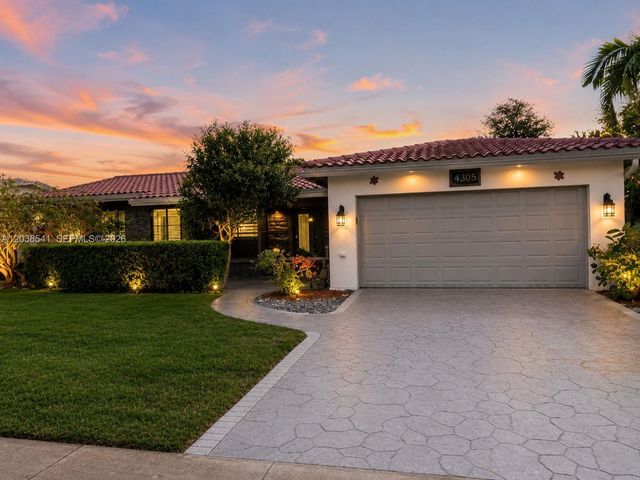 4718 Roosevelt Street, Hollywood, FL 33021
