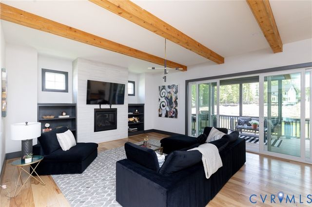 4600 Otter Ct, Moseley, VA 23120