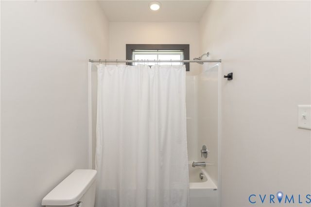 4600 Otter Ct, Moseley, VA 23120