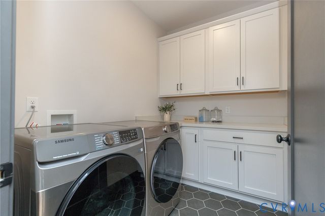 4600 Otter Ct, Moseley, VA 23120