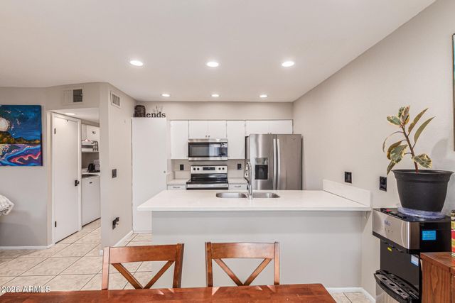 286 W Palomino Drive 104, Chandler, AZ 85225