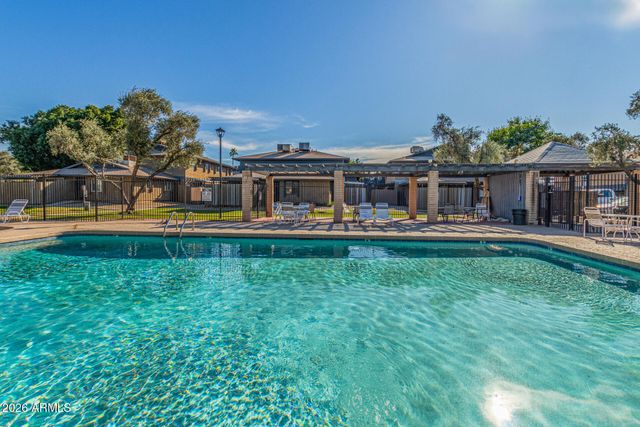 286 W Palomino Drive 104, Chandler, AZ 85225