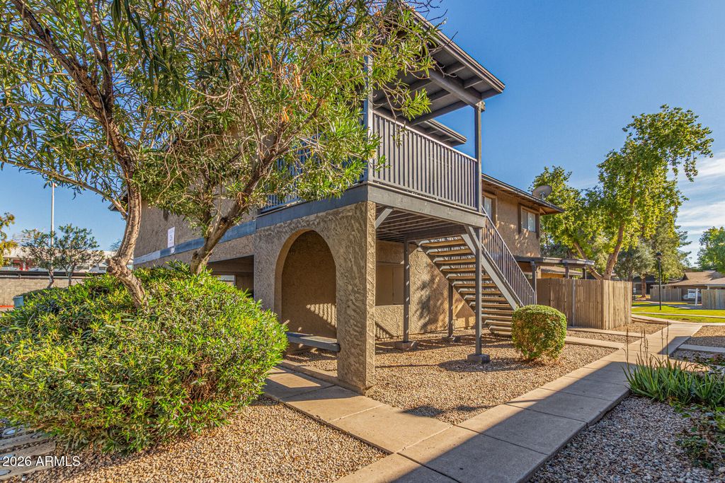 286 W Palomino Drive 104, Chandler, AZ 85225