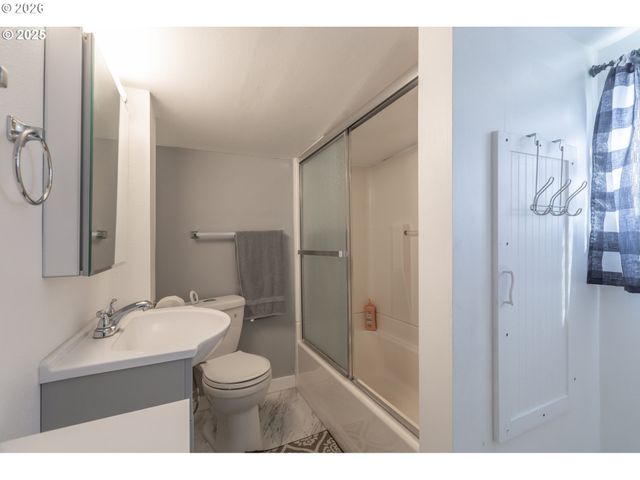 334 23RD Ave, Longview, WA 98632