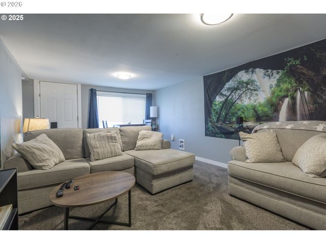 334 23RD Ave, Longview, WA 98632