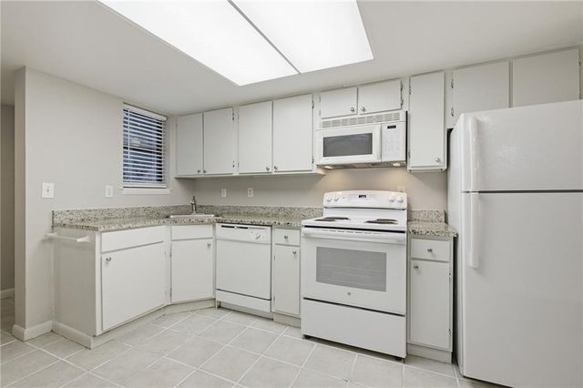 2183 Surrey Court SE, Marietta, GA 30067