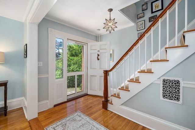 18 Union Street, Manchester, MA 01944