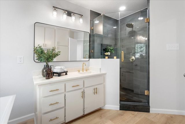 5521 Chimney Rock Road, Fort Worth, TX 76112