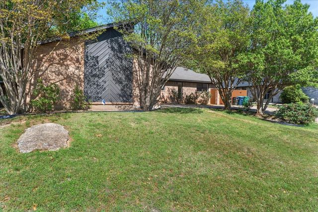 5521 Chimney Rock Road, Fort Worth, TX 76112