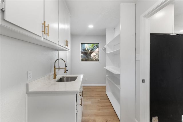 5521 Chimney Rock Road, Fort Worth, TX 76112