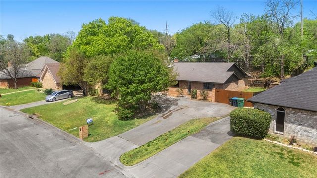 5521 Chimney Rock Road, Fort Worth, TX 76112