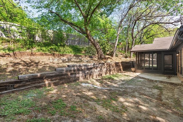 5521 Chimney Rock Road, Fort Worth, TX 76112