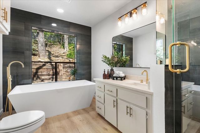 5521 Chimney Rock Road, Fort Worth, TX 76112