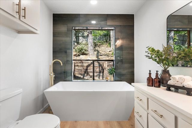 5521 Chimney Rock Road, Fort Worth, TX 76112